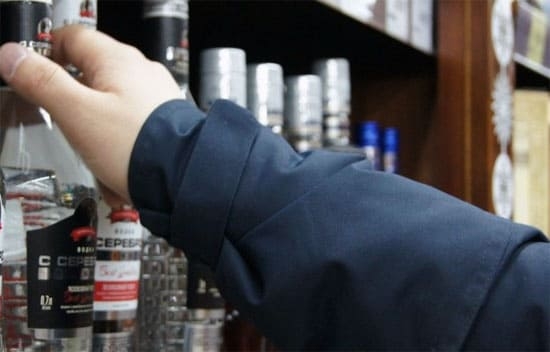 Москвич воровал алкоголь в сетевых магазинах Углича
